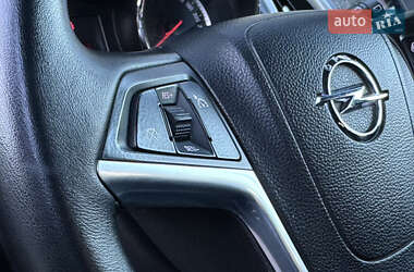Универсал Opel Astra 2011 в 