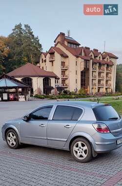 Хэтчбек Opel Astra 2007 в Бурштыне