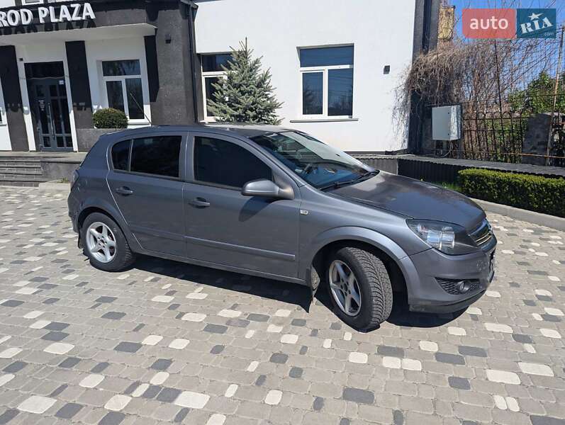 Хэтчбек Opel Astra 2008 в Киеве