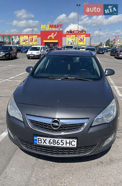Универсал Opel Astra 2012 в 