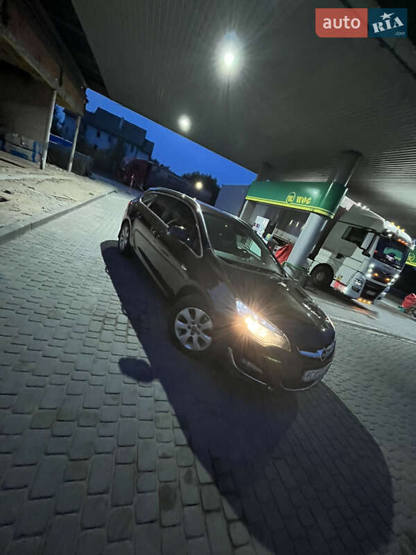 Універсал Opel Astra 2014 в 