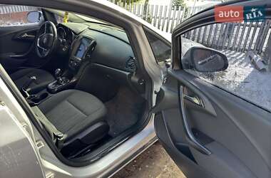 Универсал Opel Astra 2012 в 