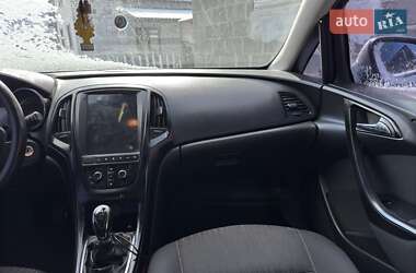 Универсал Opel Astra 2012 в 