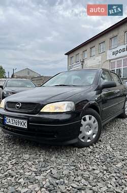 Седан Opel Astra 2006 в 