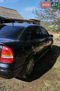 Седан Opel Astra 2006 в 