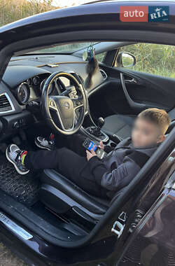 Універсал Opel Astra 2014 в 