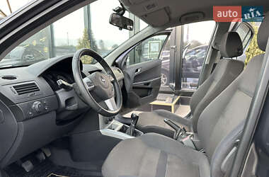 Хэтчбек Opel Astra 2009 в 