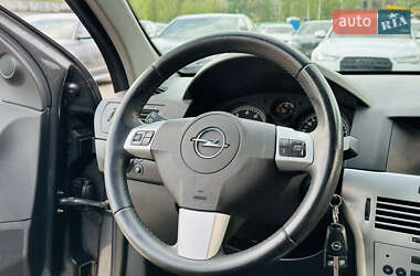 Хэтчбек Opel Astra 2009 в 
