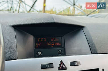 Хэтчбек Opel Astra 2009 в 