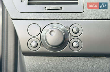 Хэтчбек Opel Astra 2009 в 
