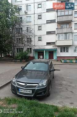 Хэтчбек Opel Astra 2010 в Житомире