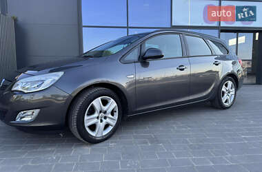 Універсал Opel Astra 2011 в 