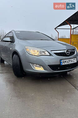 Універсал Opel Astra 2011 в 