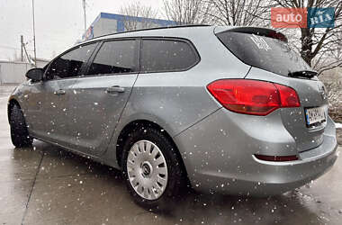 Універсал Opel Astra 2011 в 