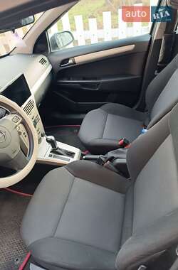 Хэтчбек Opel Astra 2008 в 
