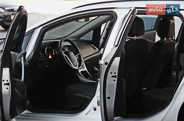 Універсал Opel Astra 2014 в 