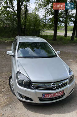 Универсал Opel Astra 2010 в 