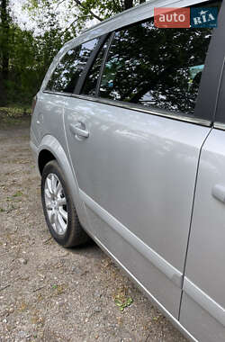 Универсал Opel Astra 2010 в 