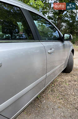 Универсал Opel Astra 2010 в 