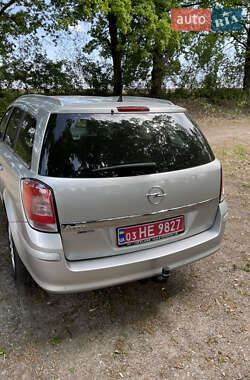 Универсал Opel Astra 2010 в 