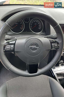 Универсал Opel Astra 2010 в 