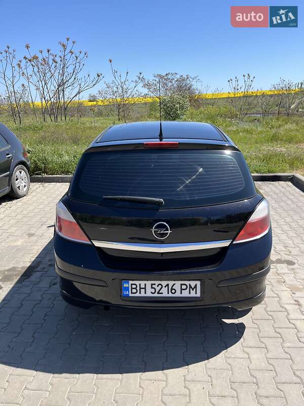 Хетчбек Opel Astra 2004 в Южному