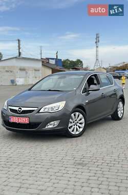 Хетчбек Opel Astra 2011 в Чернівцях