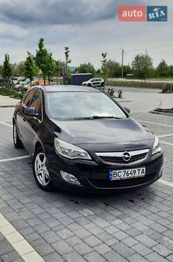Хэтчбек Opel Astra 2011 в Львове