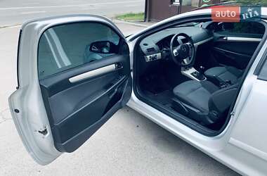 Хэтчбек Opel Astra 2007 в 
