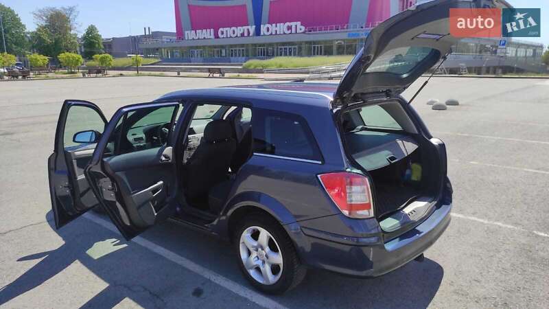 Универсал Opel Astra 2008 в Запорожье