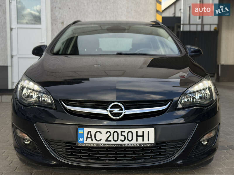 Універсал Opel Astra 2015 в Луцьку