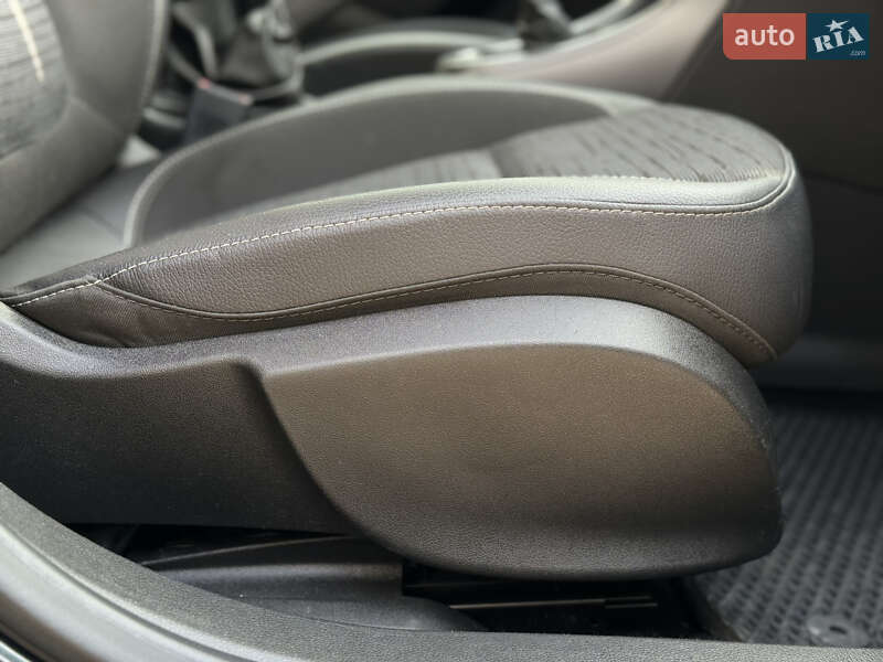 Універсал Opel Astra 2015 в Луцьку