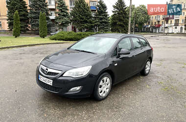 Универсал Opel Astra 2011 в Кривом Роге