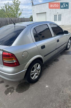 Хэтчбек Opel Astra 2000 в 