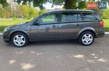 Універсал Opel Astra 2010 в 