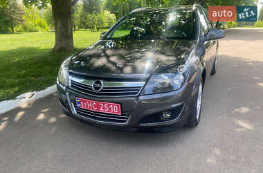 Універсал Opel Astra 2010 в 