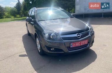 Універсал Opel Astra 2010 в 