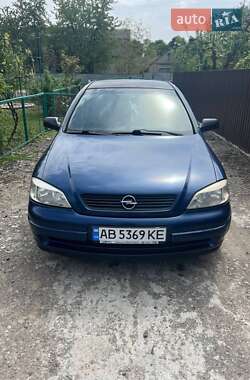 Седан Opel Astra 2005 в 