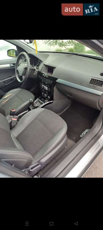 Універсал Opel Astra 2009 в Миронівці