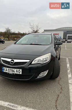 Универсал Opel Astra 2012 в Львове