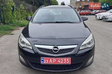 Універсал Opel Astra 2012 в 