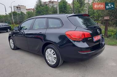 Універсал Opel Astra 2012 в 