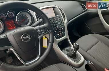 Універсал Opel Astra 2012 в 