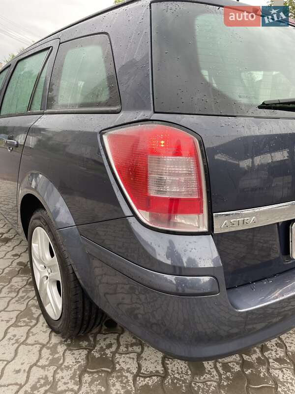 Универсал Opel Astra 2009 в Калуше
