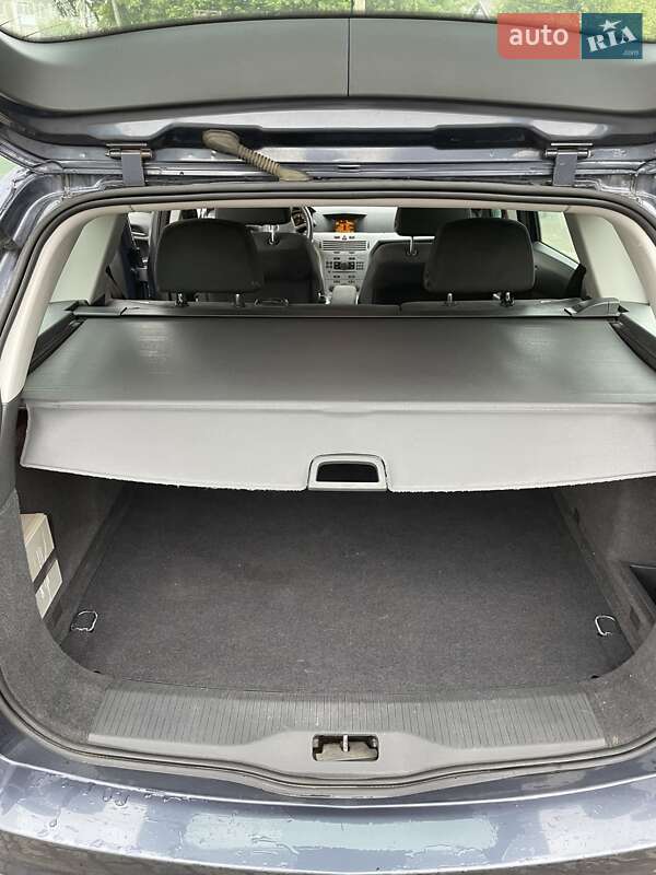 Универсал Opel Astra 2009 в Калуше