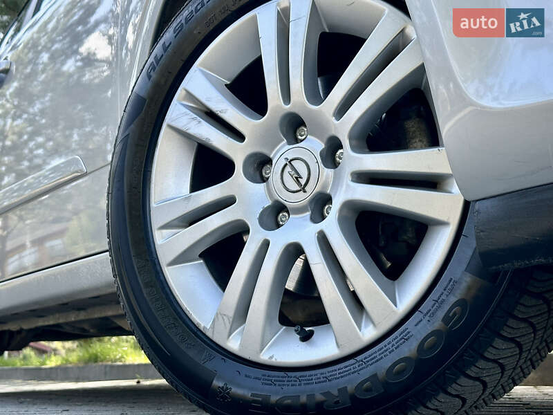 Універсал Opel Astra 2008 в Дрогобичі