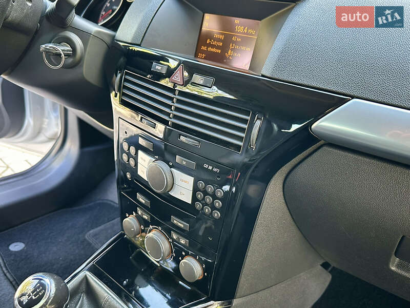 Універсал Opel Astra 2008 в Дрогобичі