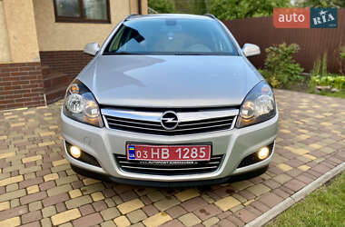 Універсал Opel Astra 2010 в 