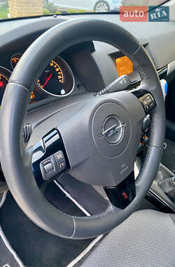 Універсал Opel Astra 2010 в 