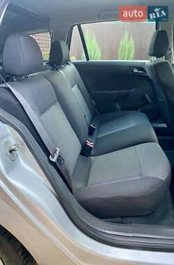 Універсал Opel Astra 2010 в 